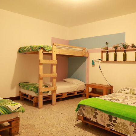 Hostal Rich ميديلين المظهر الخارجي الصورة