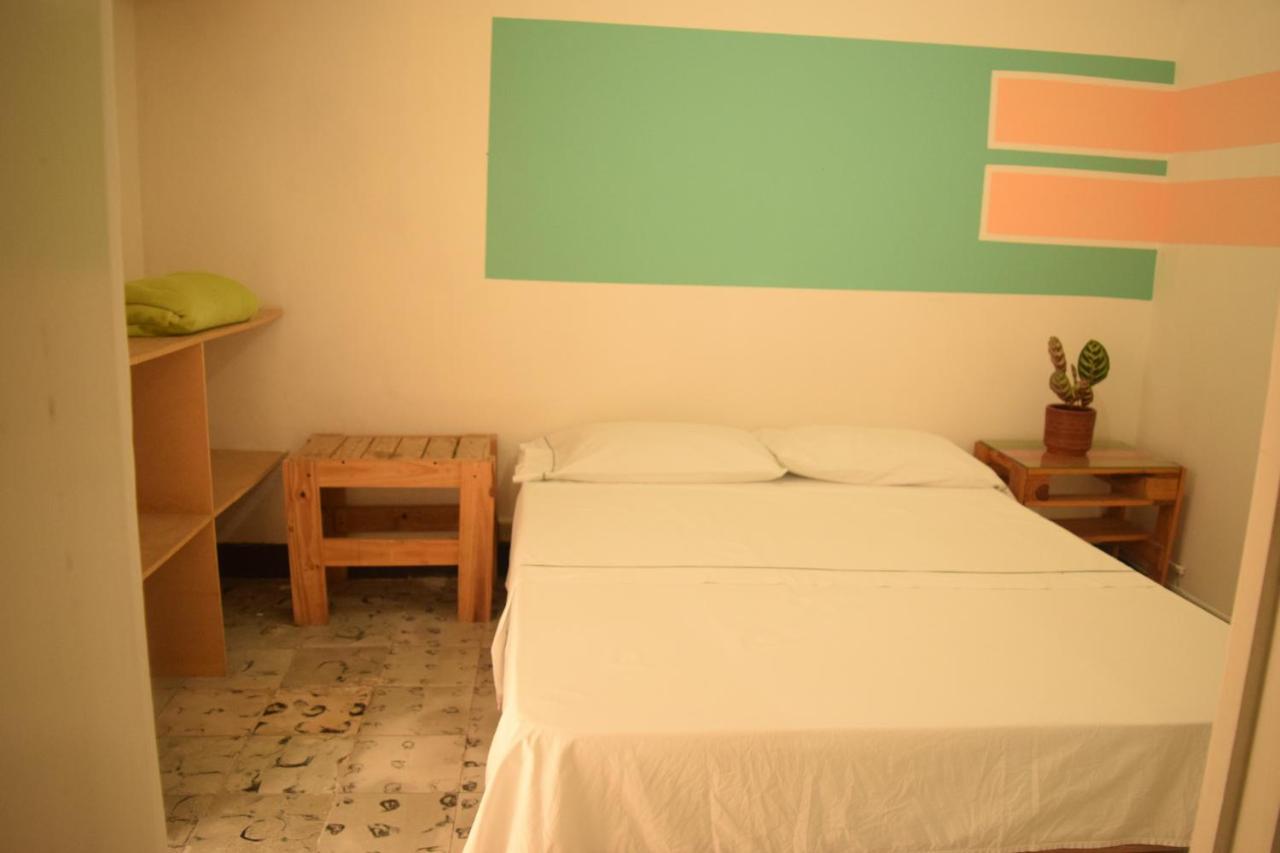 Hostal Rich ميديلين المظهر الخارجي الصورة