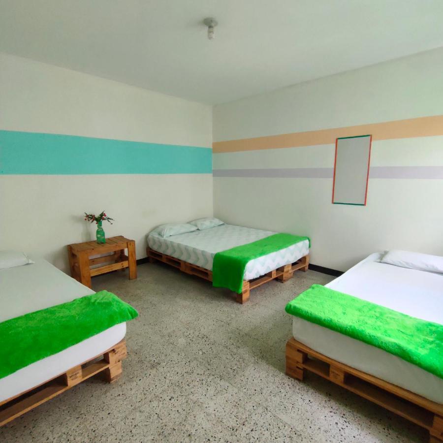 Hostal Rich ميديلين المظهر الخارجي الصورة