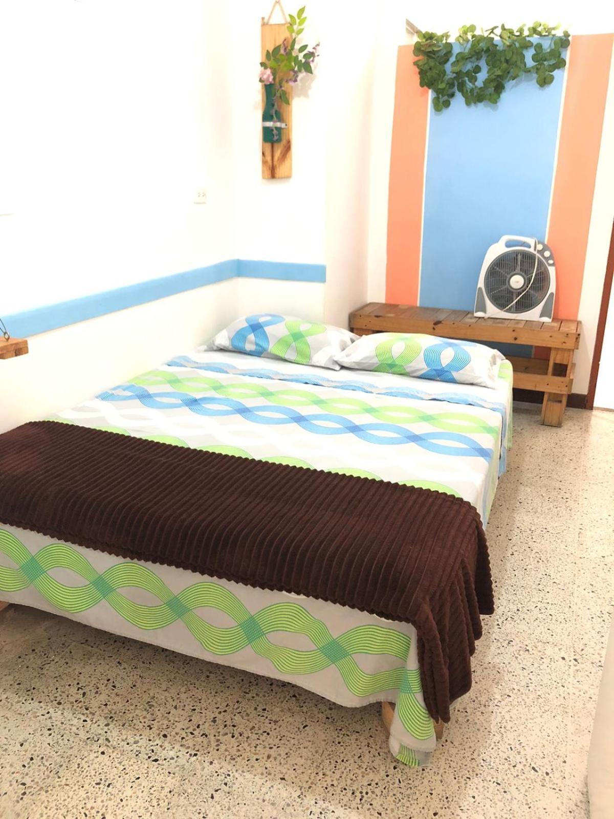 Hostal Rich ميديلين المظهر الخارجي الصورة