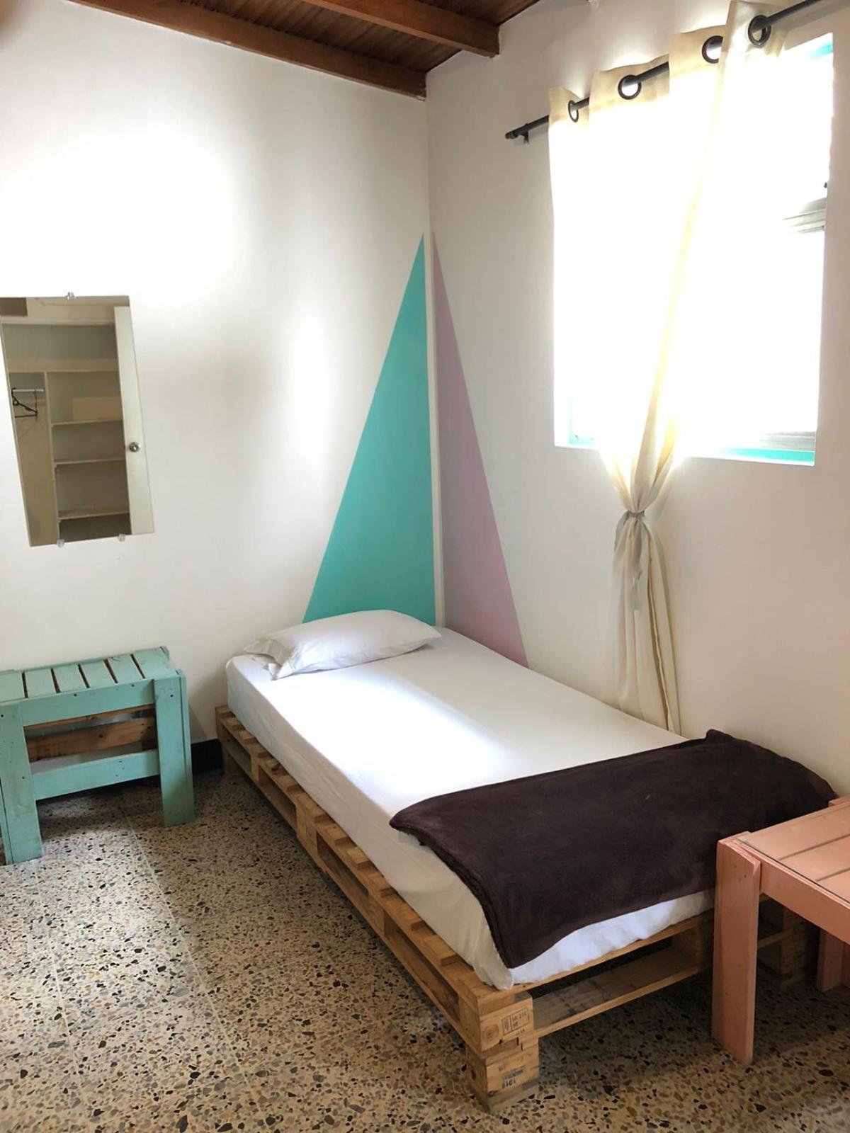 Hostal Rich ميديلين المظهر الخارجي الصورة