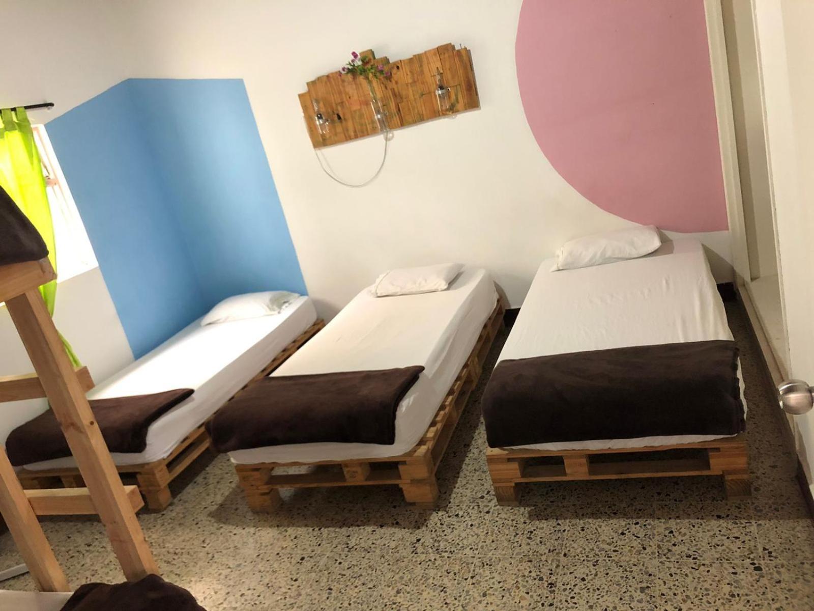 Hostal Rich ميديلين المظهر الخارجي الصورة