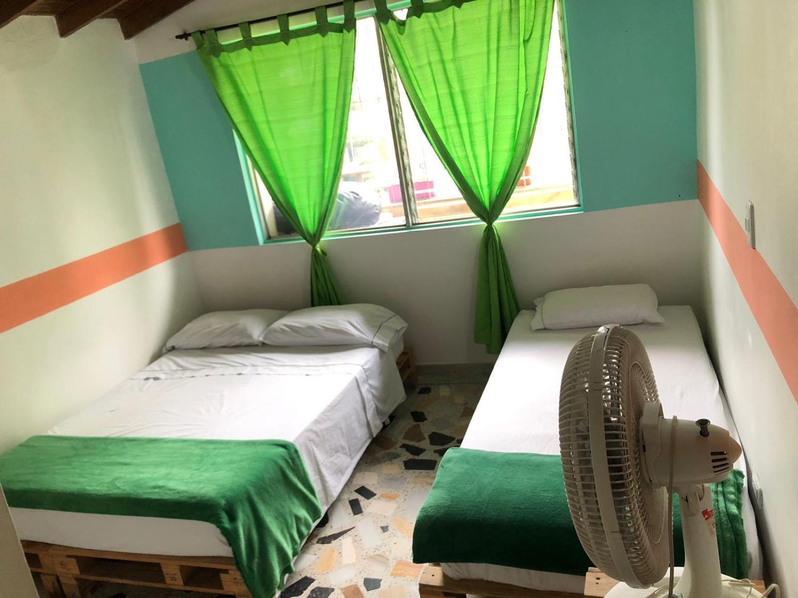 Hostal Rich ميديلين المظهر الخارجي الصورة