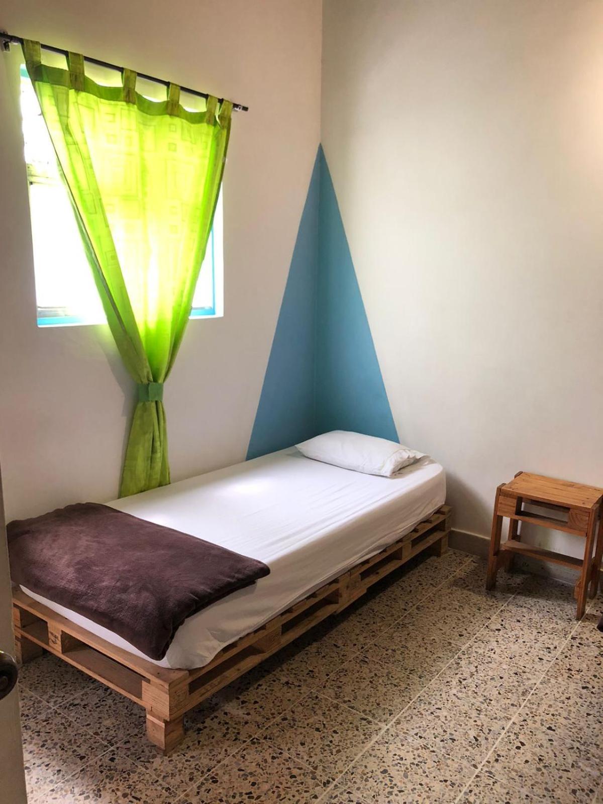 Hostal Rich ميديلين المظهر الخارجي الصورة