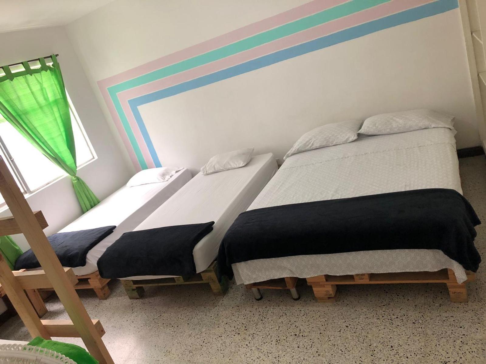 Hostal Rich ميديلين المظهر الخارجي الصورة