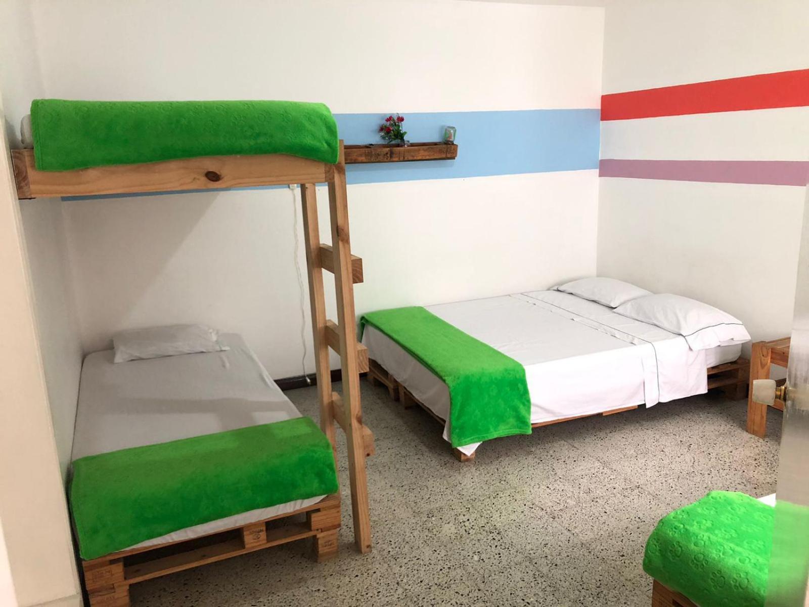 Hostal Rich ميديلين المظهر الخارجي الصورة