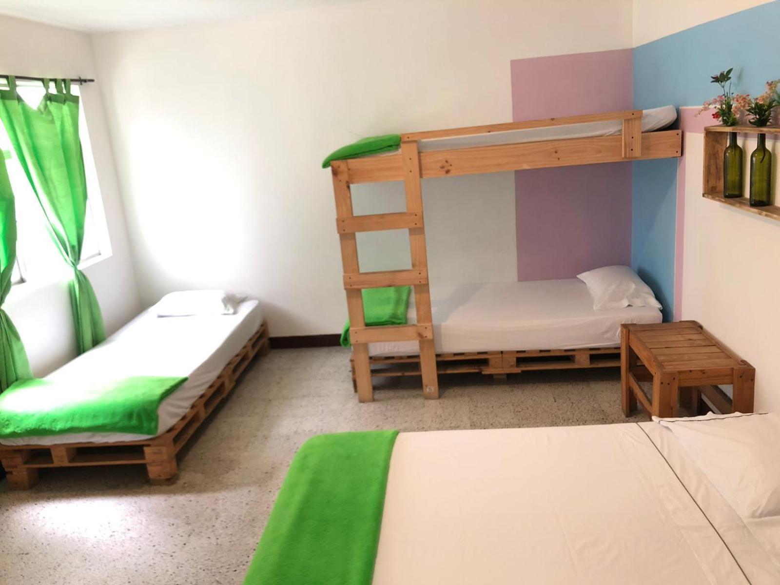Hostal Rich ميديلين المظهر الخارجي الصورة