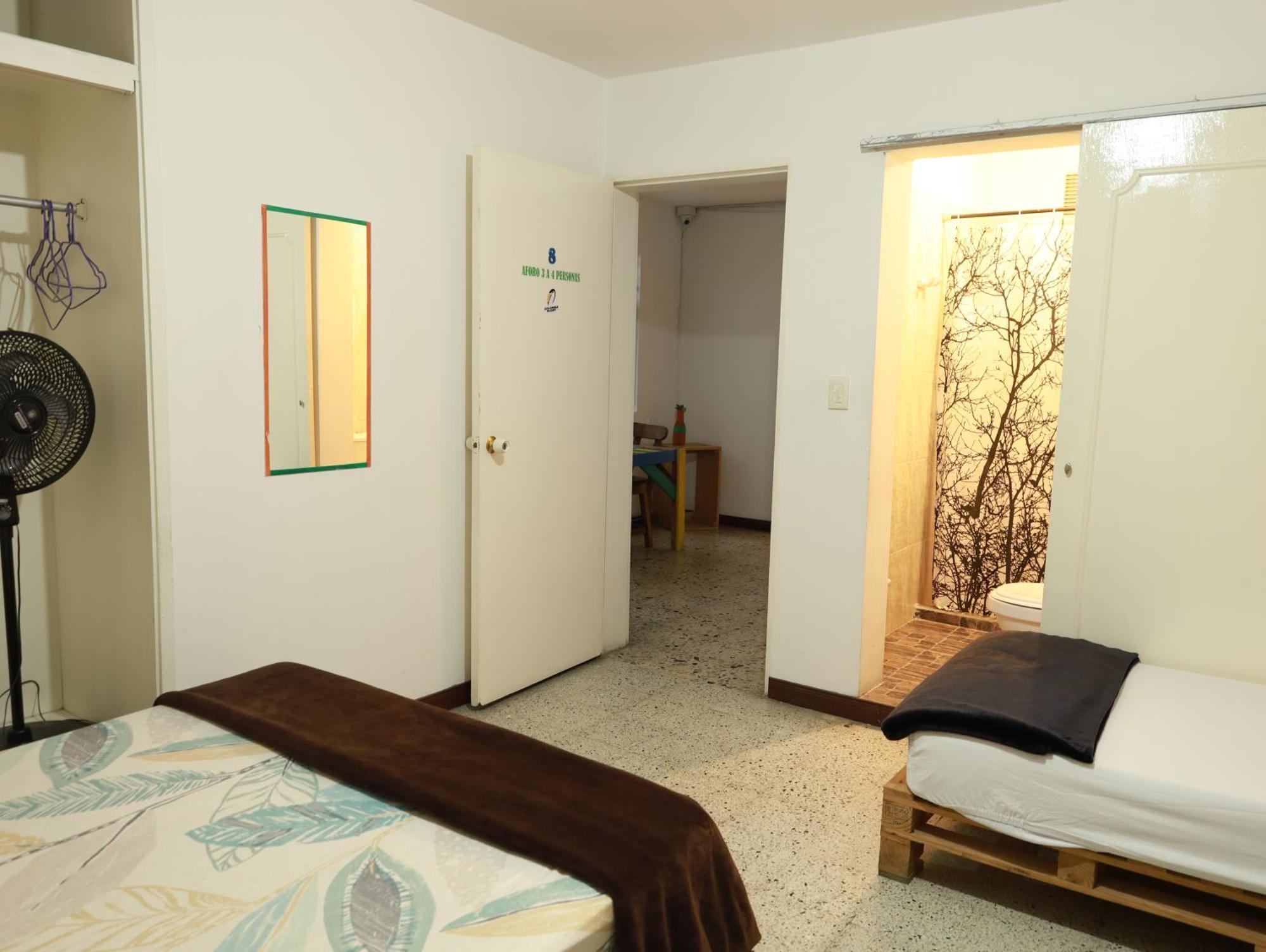Hostal Rich ميديلين المظهر الخارجي الصورة