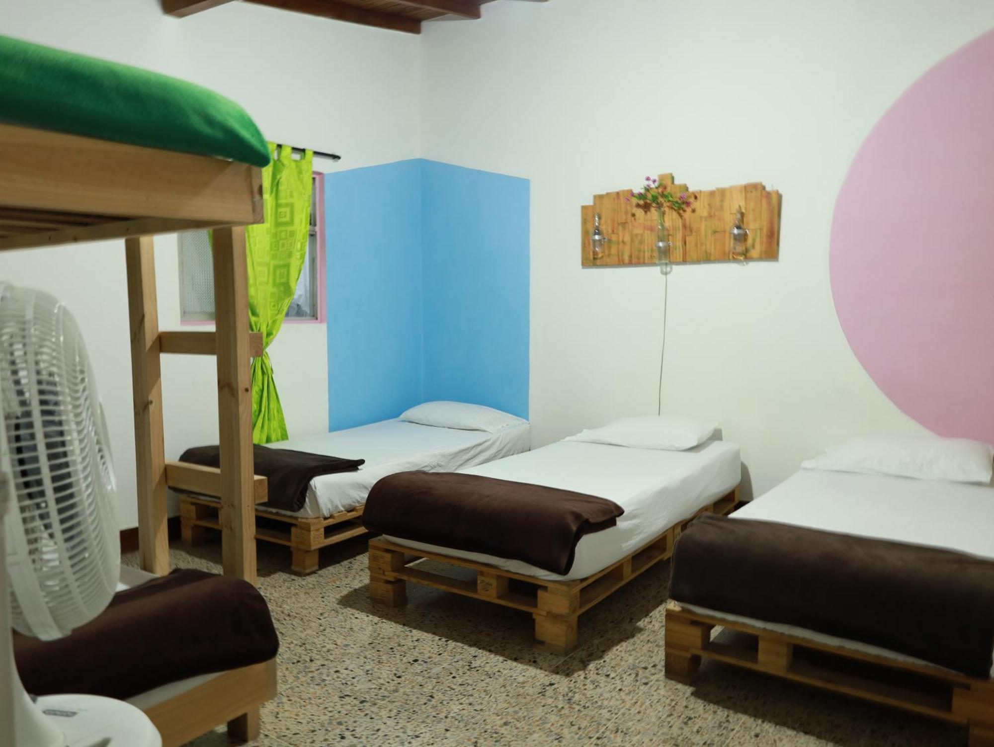 Hostal Rich ميديلين المظهر الخارجي الصورة