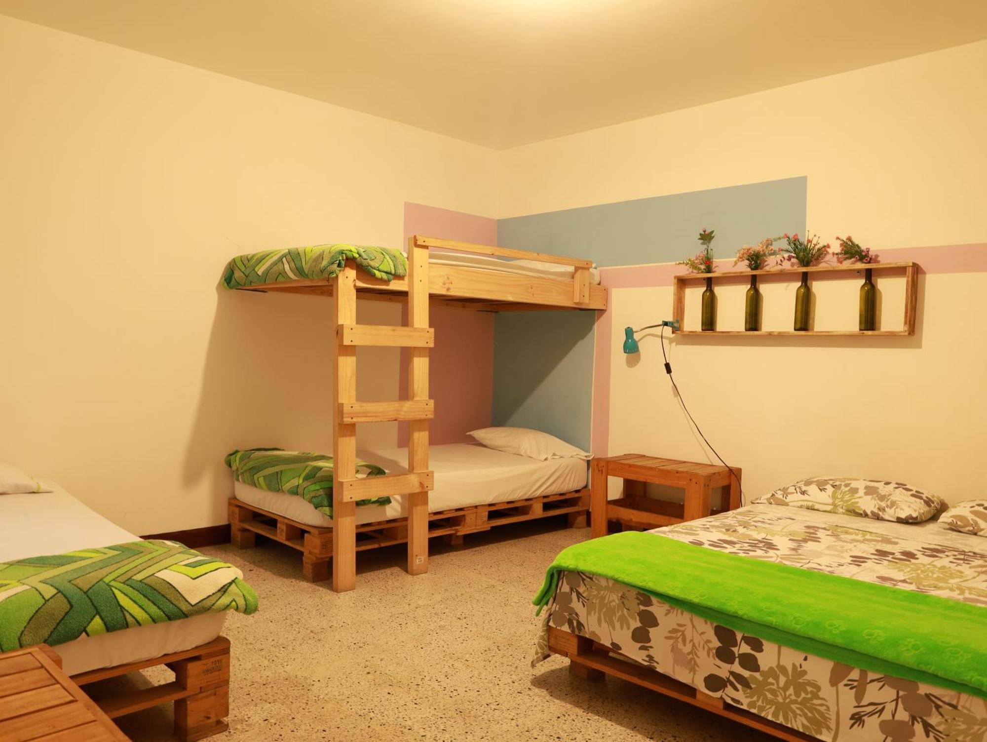 Hostal Rich ميديلين المظهر الخارجي الصورة