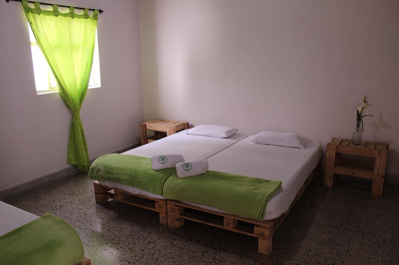 Hostal Rich ميديلين المظهر الخارجي الصورة
