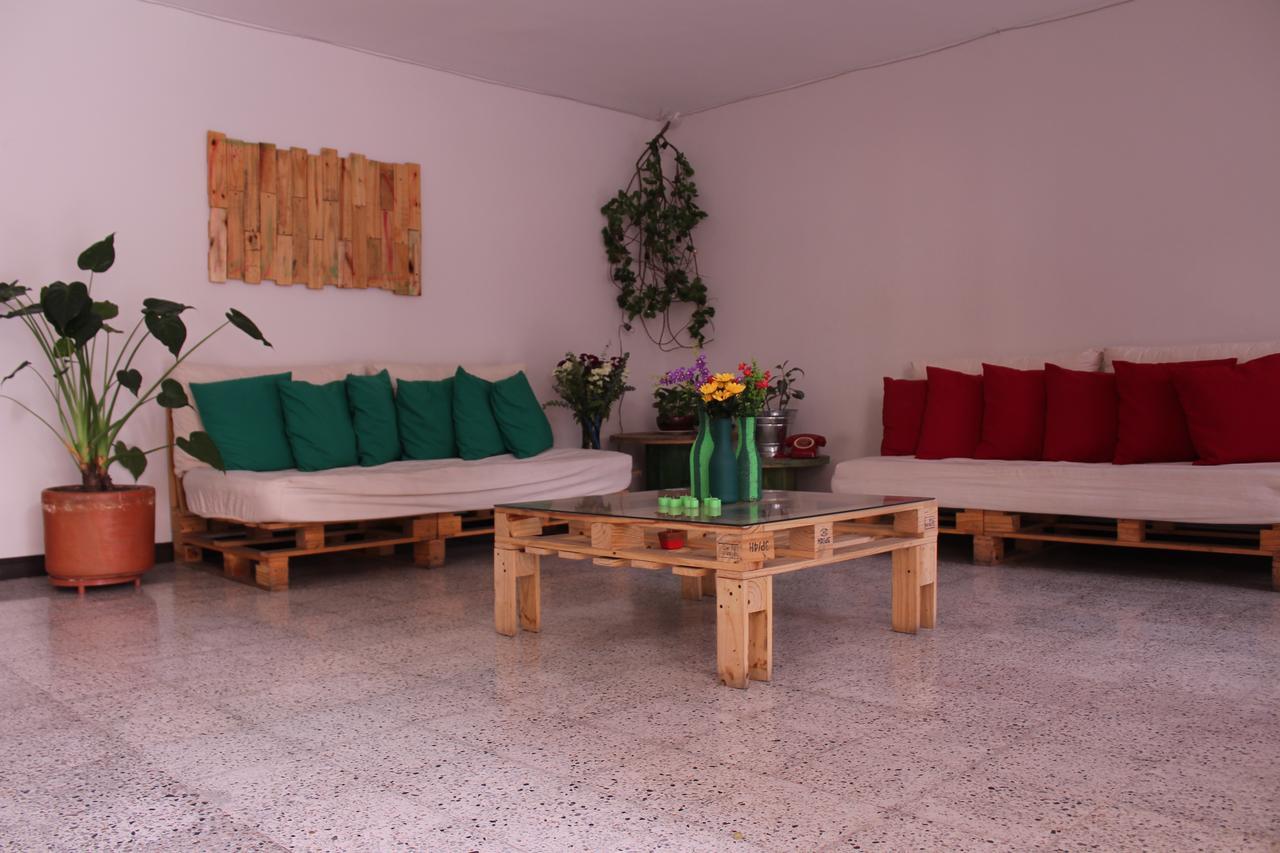 Hostal Rich ميديلين المظهر الخارجي الصورة