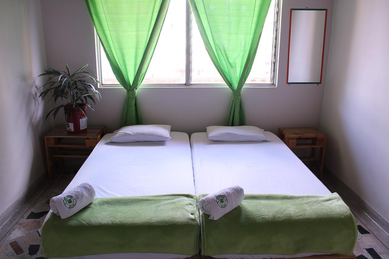 Hostal Rich ميديلين المظهر الخارجي الصورة