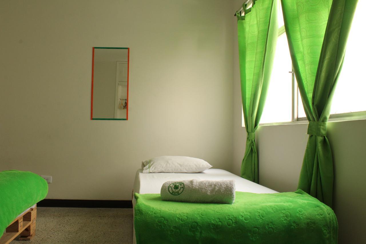 Hostal Rich ميديلين المظهر الخارجي الصورة