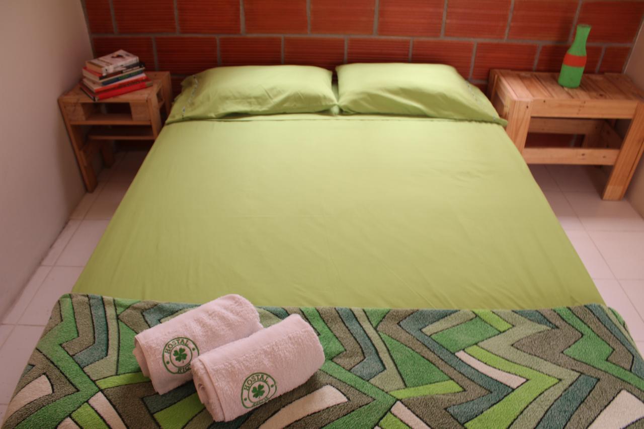 Hostal Rich ميديلين المظهر الخارجي الصورة